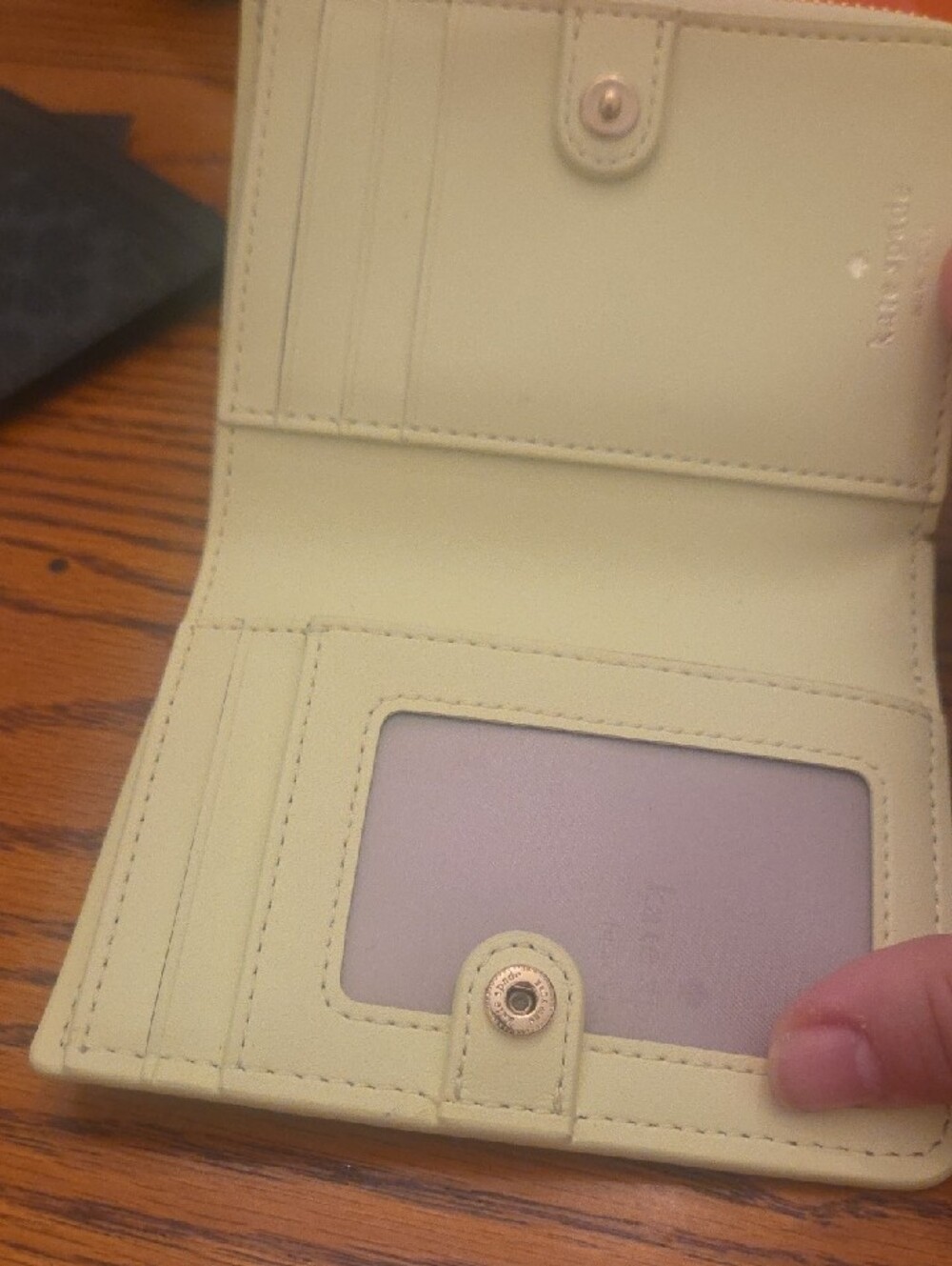 kate spade Green and Cream Bifold Wallet with Gold Logo - Picture 2 of 2